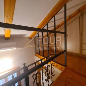 Otok Cres, Cres, kuća i studio apartman u staroj jezgri