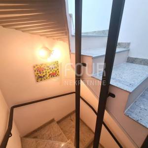 Otok Cres, Cres, kuća i studio apartman u staroj jezgri