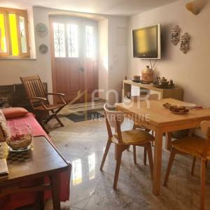 Otok Cres, Cres, kuća i studio apartman u staroj jezgri