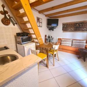 Otok Cres, Cres, kuća i studio apartman u staroj jezgri