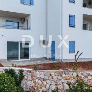 OTOK CRES, CRES - Stan s vrtom, parkingom i pogledom na more