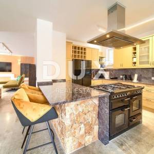 OTOK CRES, GRAD CRES - Jedinstvena vila s bazenom