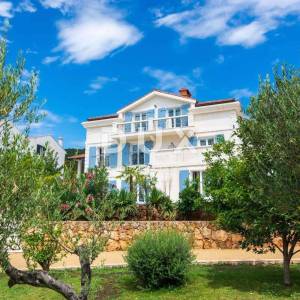 OTOK CRES, GRAD CRES - Jedinstvena vila s bazenom