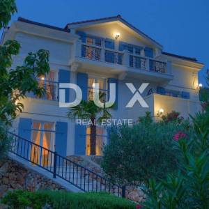 OTOK CRES, GRAD CRES - Jedinstvena vila s bazenom