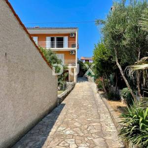 OTOK CRES GRAD CRES, obiteljsko imanje na jedinstvenoj lokaciji