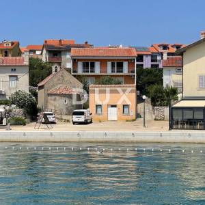 OTOK CRES GRAD CRES, obiteljsko imanje na jedinstvenoj lokaciji
