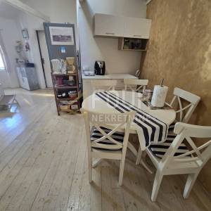 Otok Cres, grad Cres, stan 70m od rive!