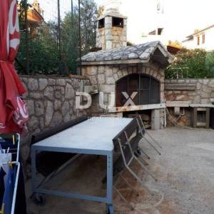 OTOK CRES - Kuća sa velikim potencijalom 200m do mora