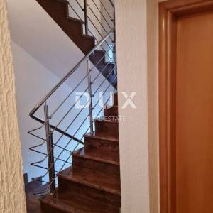 OTOK CRES - Kuća sa velikim potencijalom 200m do mora