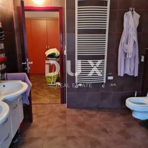 OTOK CRES - Kuća sa velikim potencijalom 200m do mora