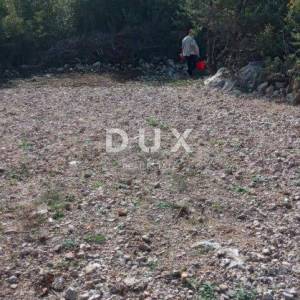 OTOK CRES - malo poljoprivredno zemljište za investiciju