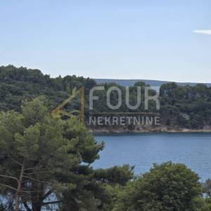 Otok Cres, novogradnja, 130m2, 3s+db, 50m od mora!