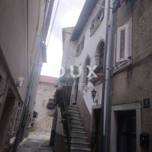 OTOK CRES - stambeno-poslovni objekt u staroj jezgri