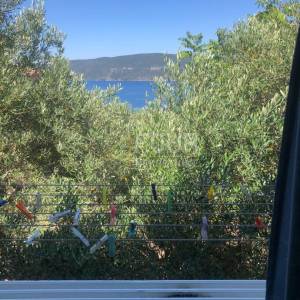 Otok Cres, Valun, kuća s 2 stana, 180m2