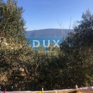 OTOK CRES, VALUN – Kuća sa dva stana u blizini mora – idealna za život i/ili turizam! 