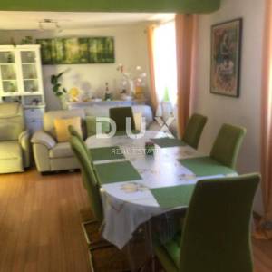 OTOK CRES, VALUN – Kuća sa dva stana u blizini mora – idealna za život i/ili turizam! 