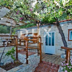 OTOK HVAR - Vila u gradu Hvaru prvi red do mora
