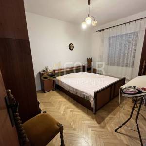 Otok Iž, kuća 1. red do mora
