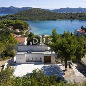 OTOK IŽ, MALI IŽ - Vila s bazenom i panoramskim pogledom na more