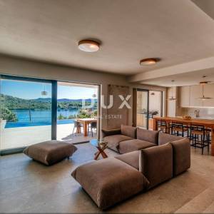 OTOK IŽ, MALI IŽ - Vila s bazenom i panoramskim pogledom na more