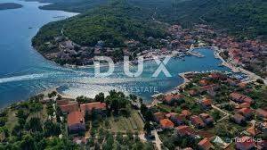 OTOK IŽ, VELI IŽ- Renovirana kuća 70m od mora!