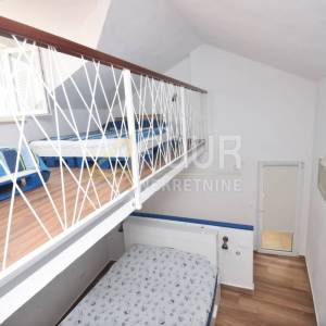 Otok Krk, Baška, adaptirana kamena kuća 70m od mora