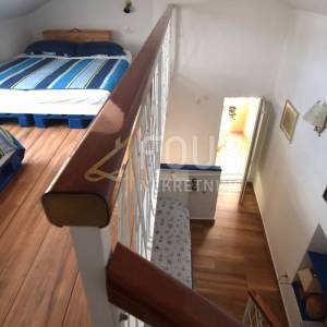 Otok Krk, Baška, adaptirana kamena kuća 70m od mora
