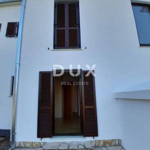 OTOK KRK, BAŠKA - Apartman u prizemlju s bazenom na zajedničkoj okućnici