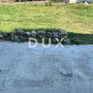 OTOK KRK, BAŠKA, DRAGA BAŠĆANSKA - građevinsko zemljište 651 m2 za stambenu zgradu - stanove / apartmane / obiteljsku kuću / vi...