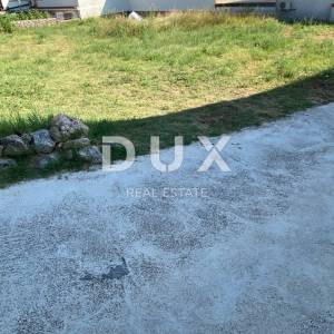 OTOK KRK, BAŠKA, DRAGA BAŠĆANSKA - građevinsko zemljište 651 m2 za stambenu zgradu - stanove / apartmane / obiteljsku kuću / vi...