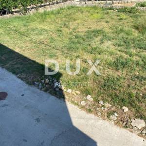 OTOK KRK, BAŠKA, DRAGA BAŠĆANSKA - građevinsko zemljište 651 m2 za stambenu zgradu - stanove / apartmane / obiteljsku kuću / vi...
