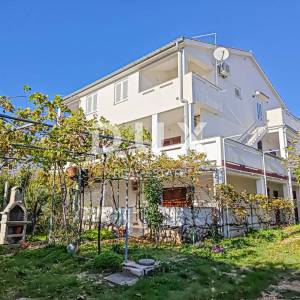 OTOK KRK, BAŠKA - Dvojna kuća u centru