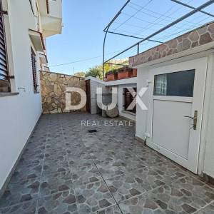 OTOK KRK, BAŠKA - Dvojna kuća u centru