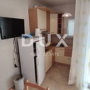 OTOK KRK, BAŠKA - dvojna kuća sa dva apartmana