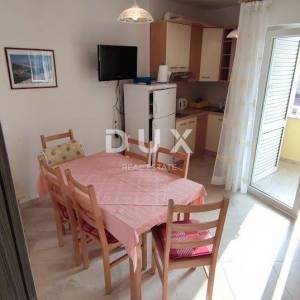 OTOK KRK, BAŠKA - dvojna kuća sa dva apartmana