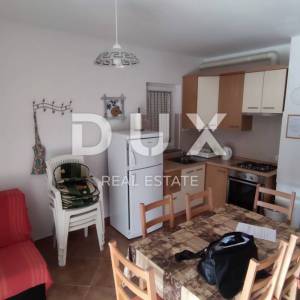 OTOK KRK, BAŠKA - dvojna kuća sa dva apartmana