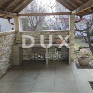 OTOK KRK, BAŠKA - dvojna kuća sa dva apartmana