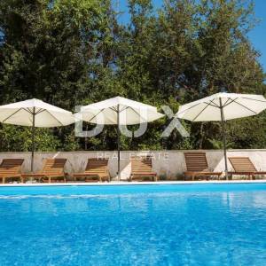 OTOK KRK, BAŠKA - ekskluzivna villa sa 7 apartmana i bazenom! PRILIKA!!!