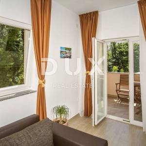 OTOK KRK, BAŠKA - ekskluzivna villa sa 7 apartmana i bazenom! PRILIKA!!!