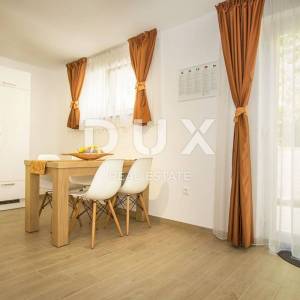 OTOK KRK, BAŠKA - ekskluzivna villa sa 7 apartmana i bazenom! PRILIKA!!!