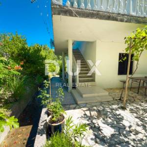 OTOK KRK, BAŠKA - Kuća s 5 apartmana i velikom okućnicom