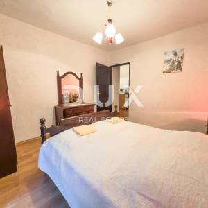 OTOK KRK, BAŠKA - Kuća s 5 apartmana i velikom okućnicom