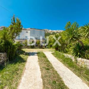 OTOK KRK, BAŠKA - Kuća s 5 apartmana i velikom okućnicom