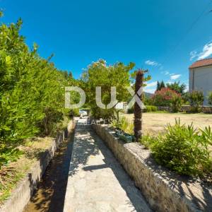 OTOK KRK, BAŠKA - Kuća s 5 apartmana i velikom okućnicom