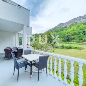 OTOK KRK, BAŠKA - Kuća s 5 apartmana i velikom okućnicom