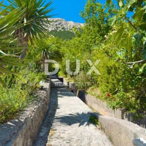 OTOK KRK, BAŠKA - Kuća s 5 apartmana i velikom okućnicom
