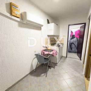 OTOK KRK, BAŠKA - Kuća s 5 apartmana i velikom okućnicom