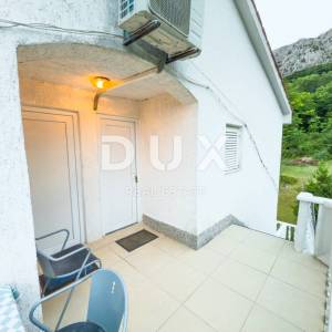 OTOK KRK, BAŠKA - Kuća s 5 apartmana i velikom okućnicom
