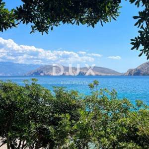 OTOK KRK, BAŠKA - Kuća sa 2 apartmana 80 m od mora + parking