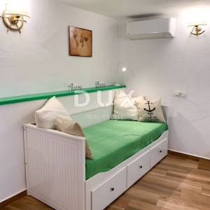 OTOK KRK, BAŠKA - Kuća sa 2 apartmana 80 m od mora + parking